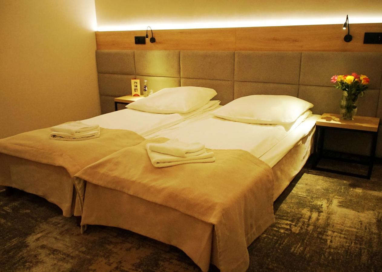 Hotel Relax Kęty Buitenkant foto