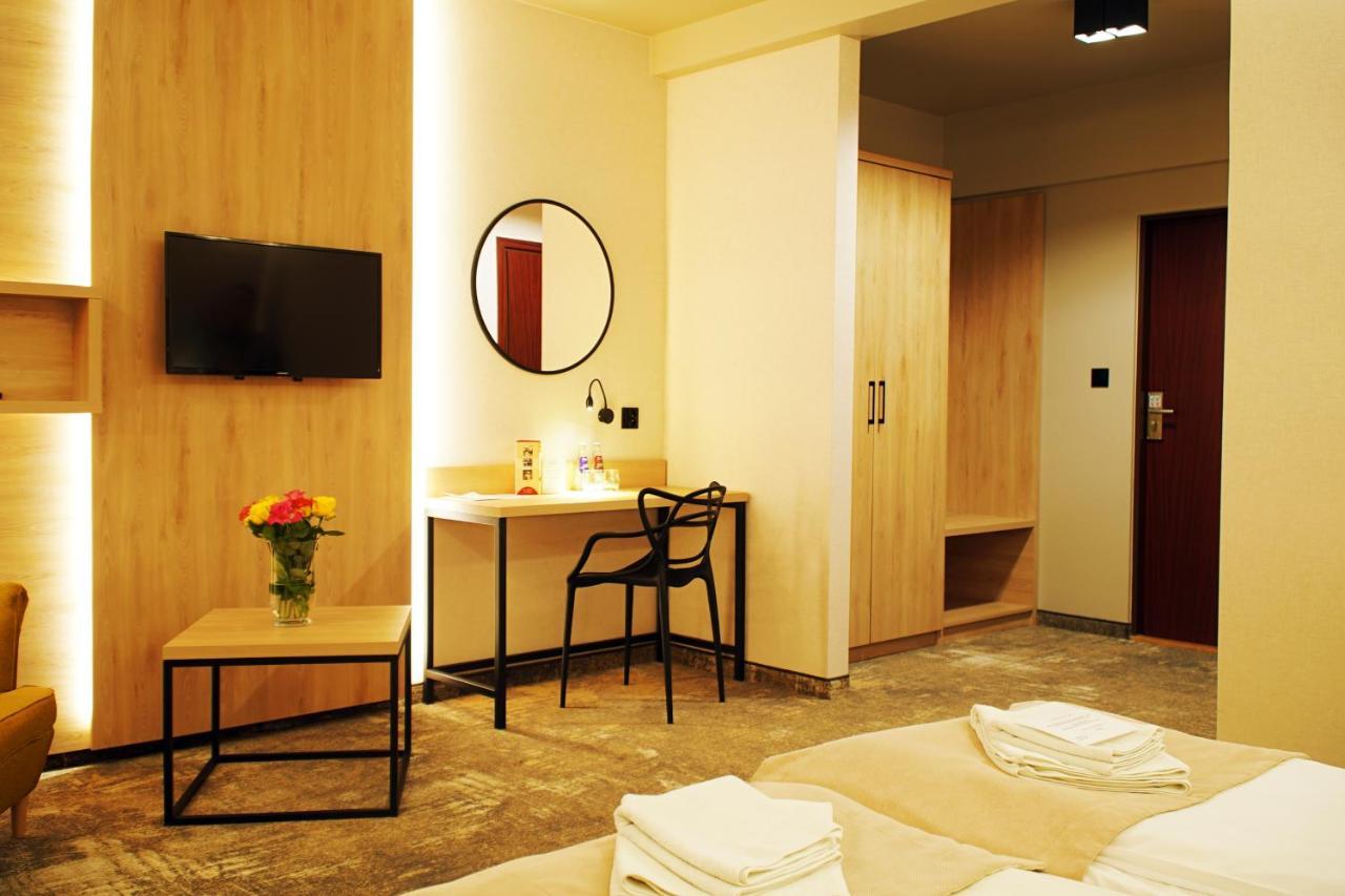 Hotel Relax Kęty Buitenkant foto