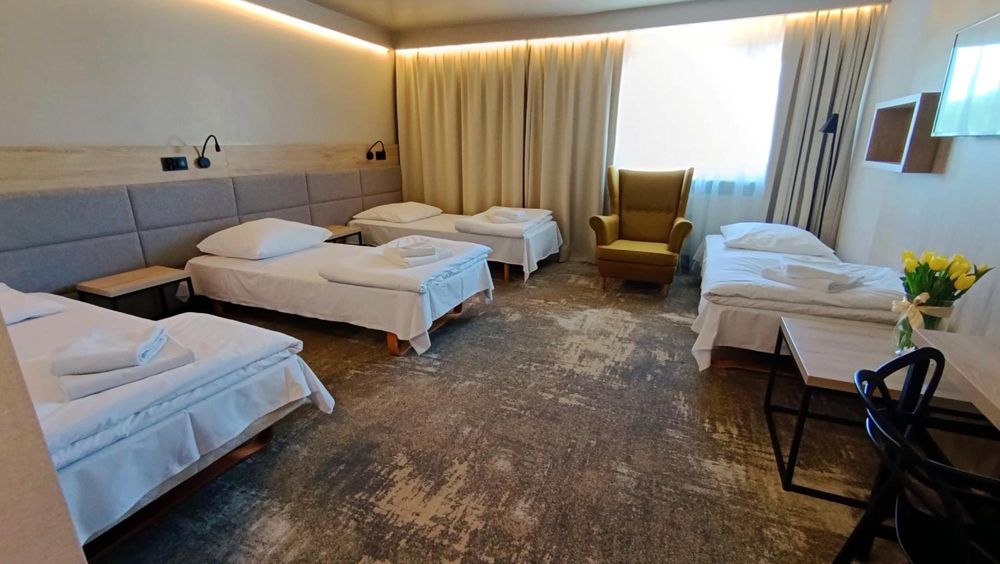 Hotel Relax Kęty Buitenkant foto