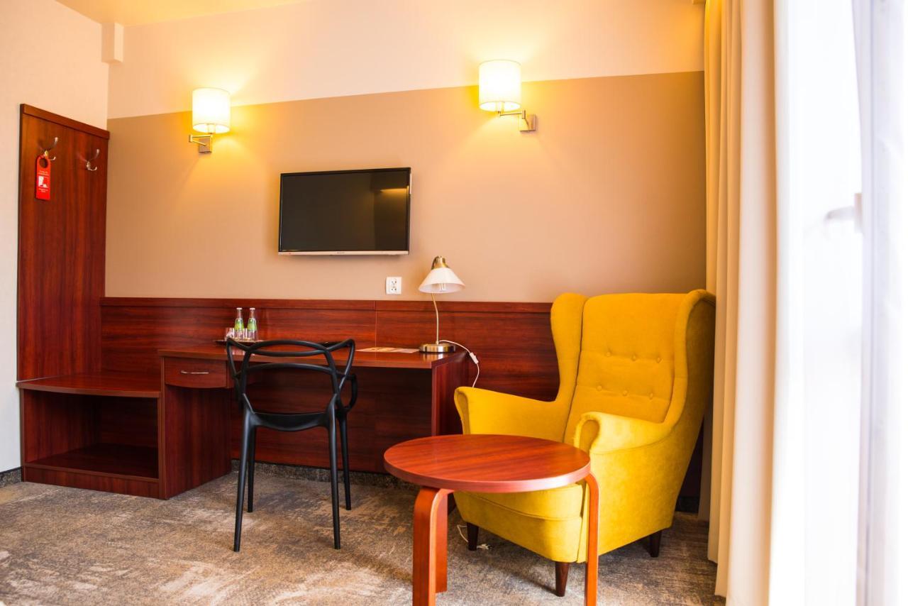 Hotel Relax Kęty Buitenkant foto